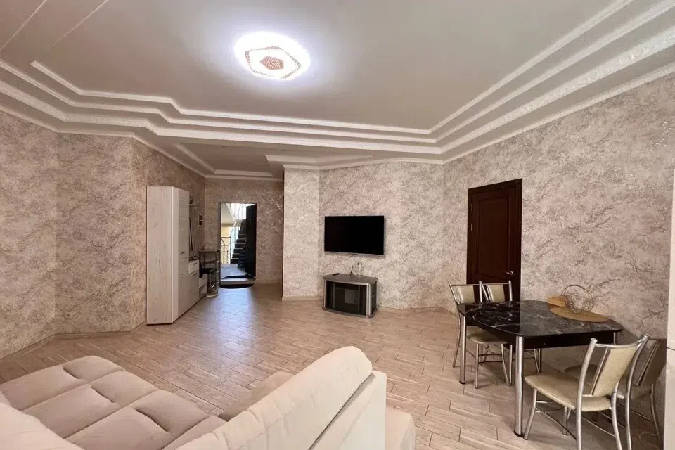 Сдаётся 3-комнатная квартира, 90 м²