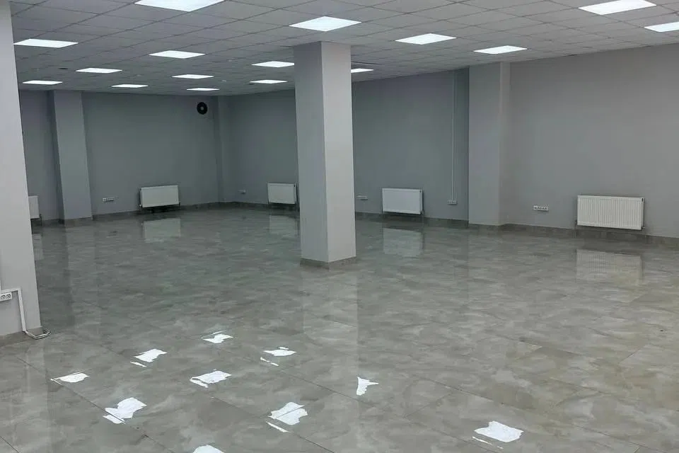 Сдаётся торговое помещение, 285 м²