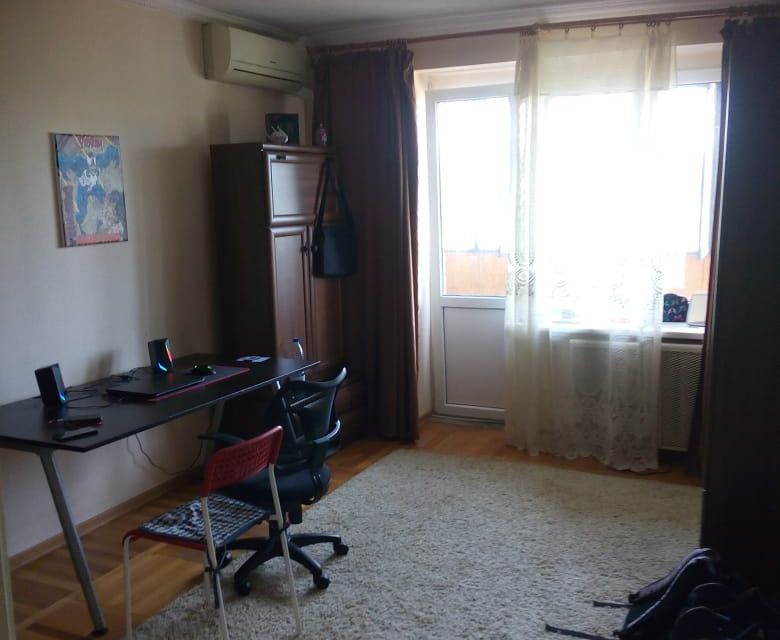 Сдаётся 1-комнатная квартира, 38 м²