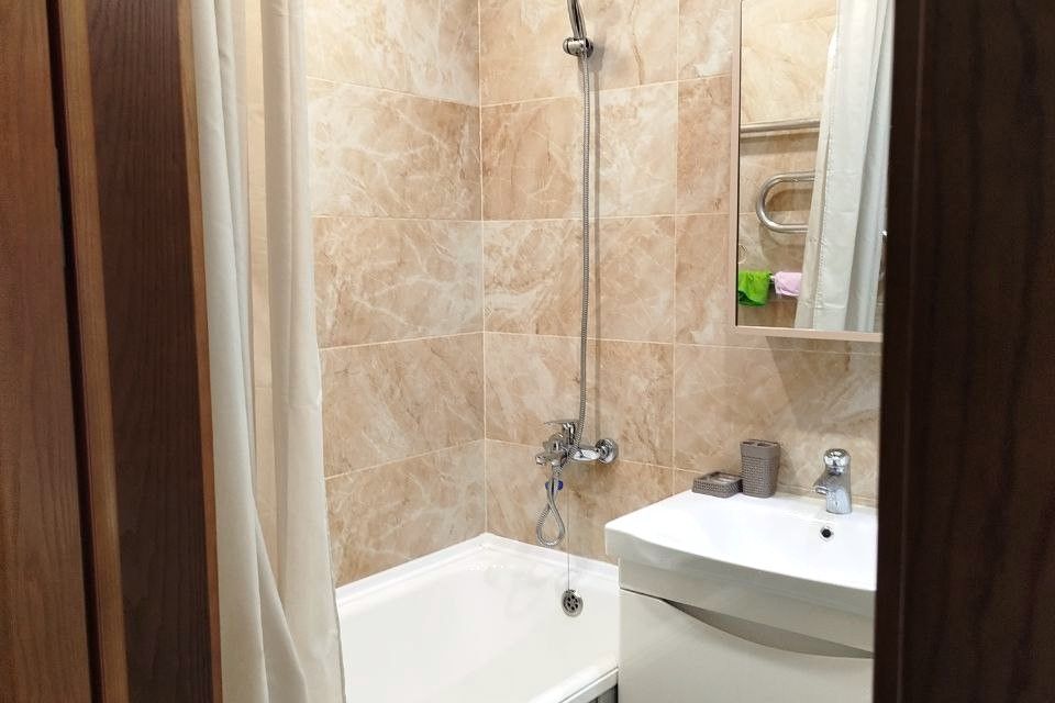 Сдаётся 1-комнатная квартира, 42 м²
