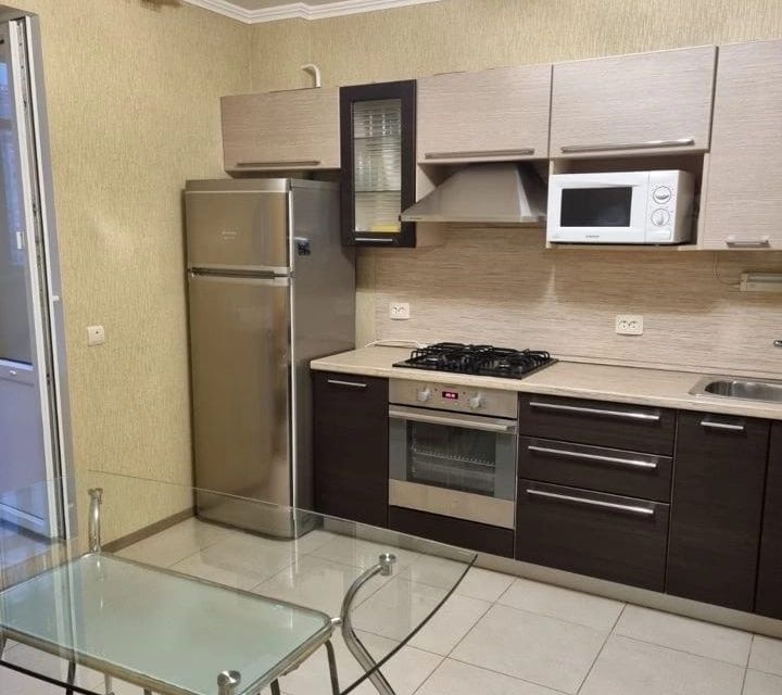 Сдаётся 2-комнатная квартира, 61 м²
