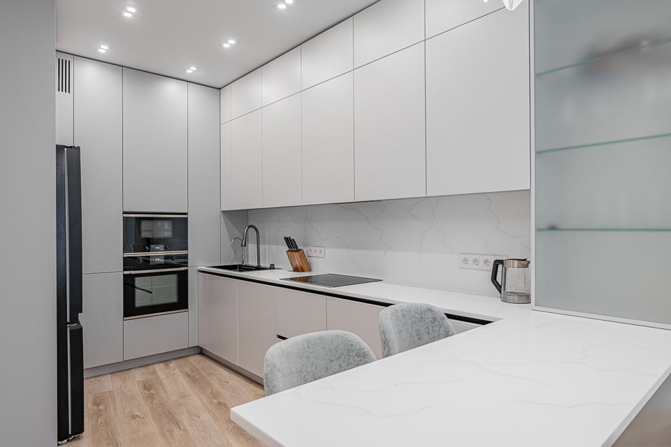 Сдаётся 4-комнатная квартира, 140 м²