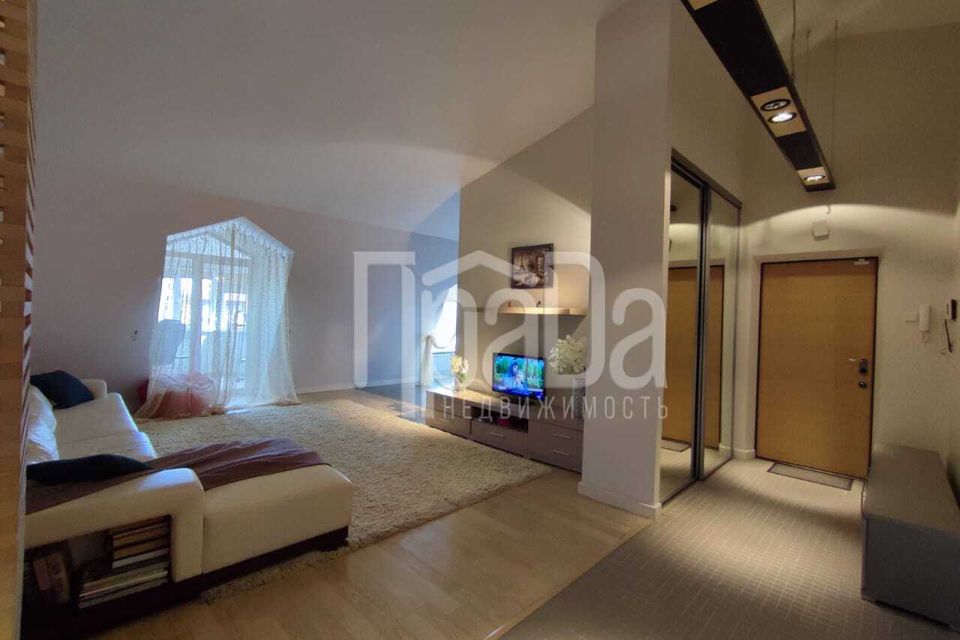 Сдаётся 3-комнатная квартира, 94.4 м²