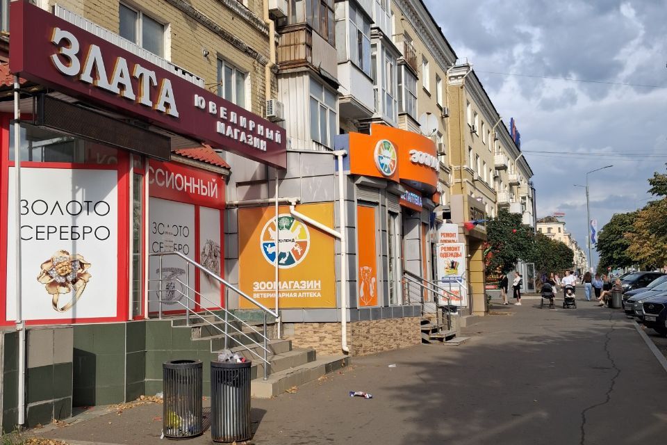 Сдаётся торговое помещение, 100 м²