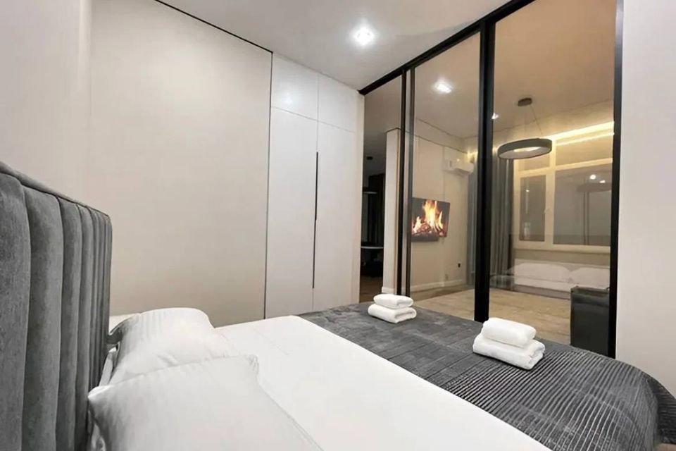 Сдаётся 2-комнатная квартира, 65 м²