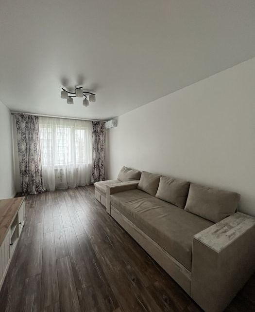 Сдаётся 1-комнатная квартира, 42 м²