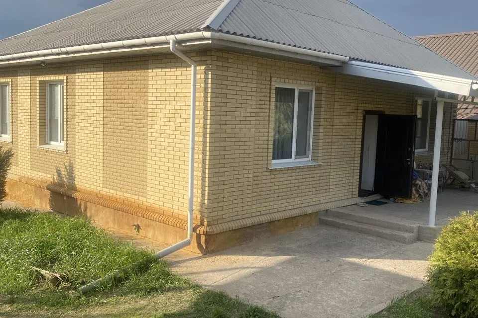 Сдаётся 1-этажный дом, 100 м²