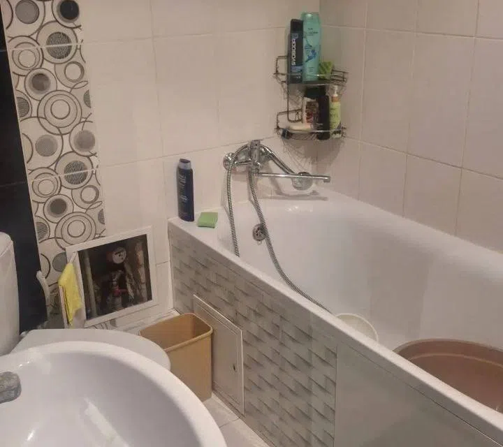 Сдаётся 3 комнаты в 3-комн. квартире, 56 м²