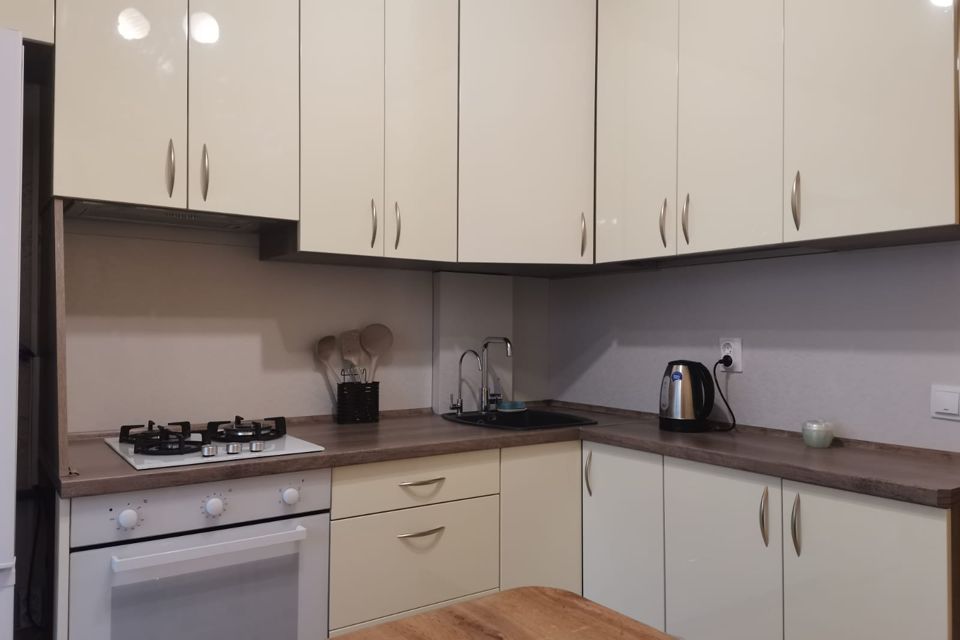 Сдаётся 1-комнатная квартира, 42 м²