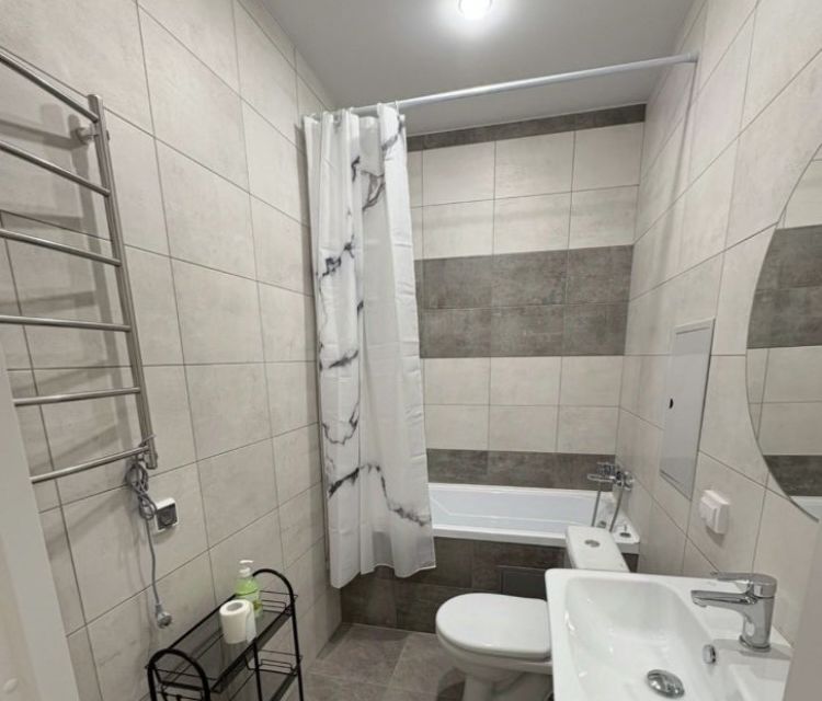 Сдаётся 1-комнатная квартира, 55 м²