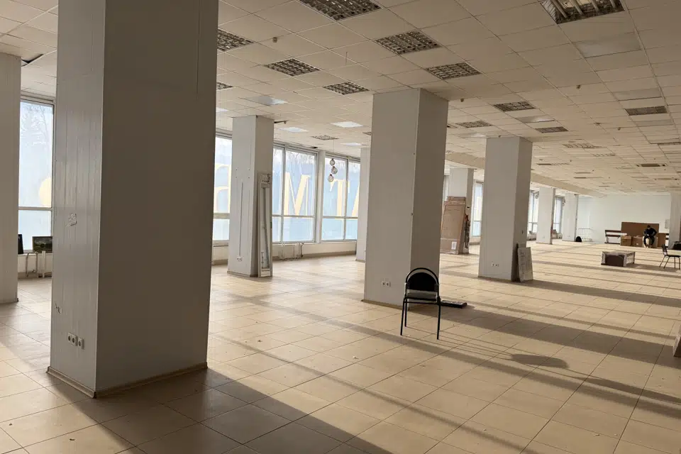 Сдаётся торговое помещение, 1000 м²