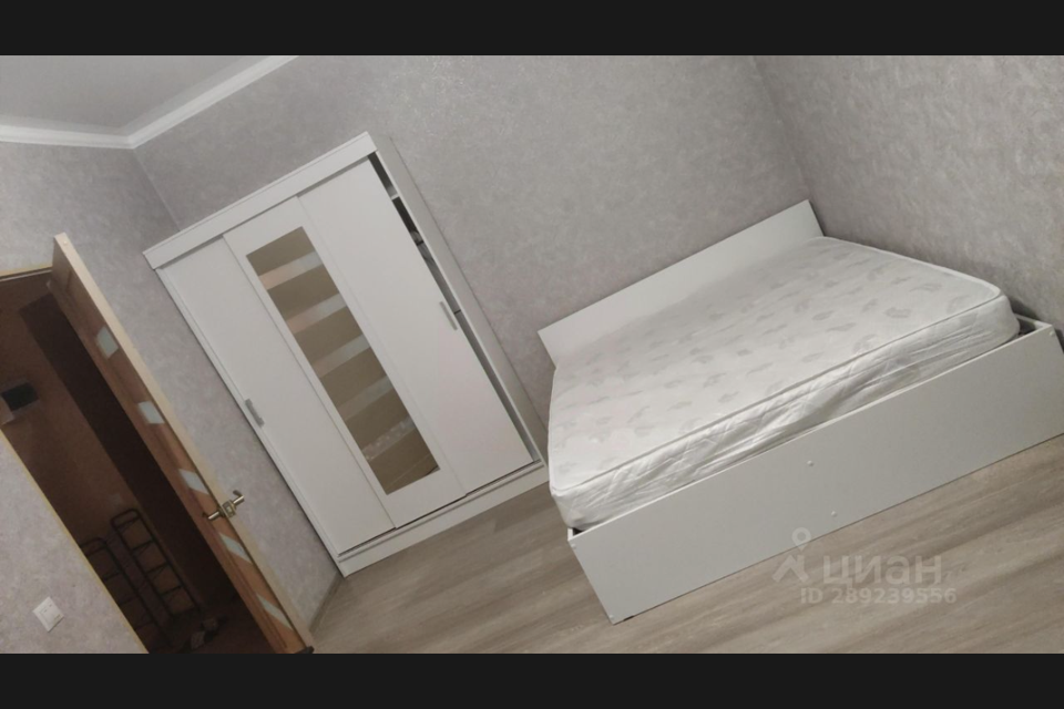 Сдаётся 1-комнатная квартира, 42 м²