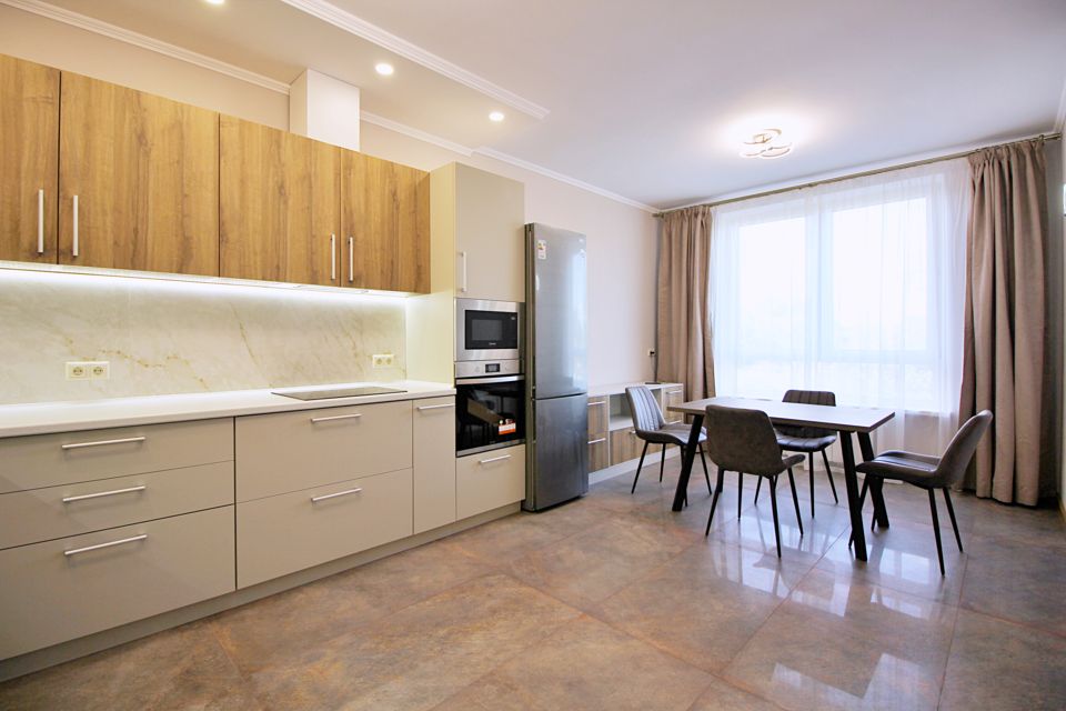 Сдаётся 3-комнатная квартира, 97.3 м²