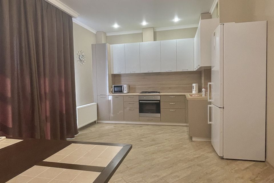 Сдаётся 2-комнатная квартира, 80 м²
