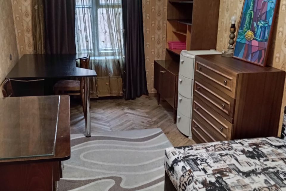 Сдаётся 2-комнатная квартира, 77 м²