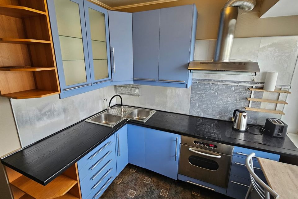 Сдаётся 4-комнатная квартира, 71 м²