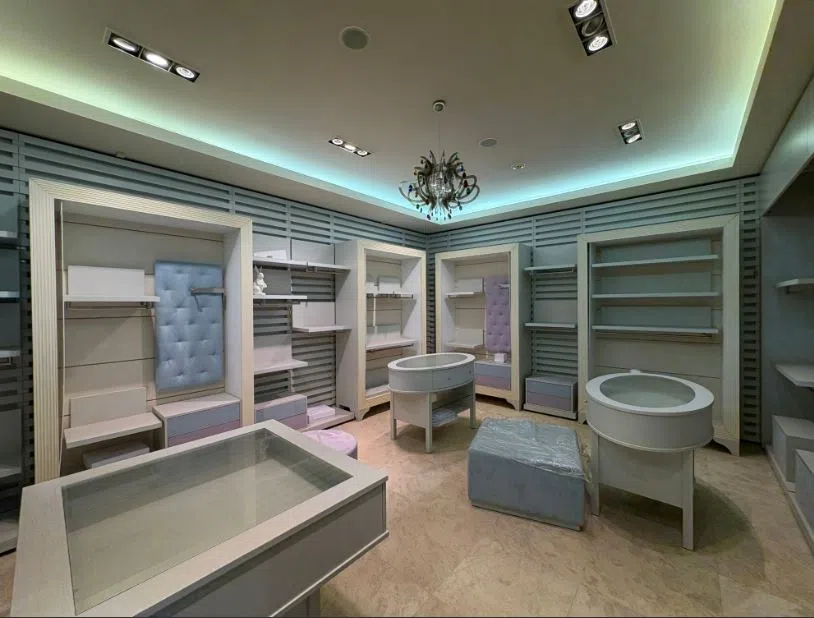 Сдаётся торговое помещение, 200 м²