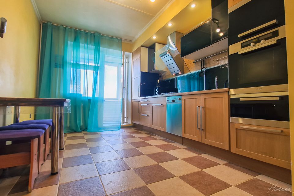 Сдаётся 2-комнатная квартира, 70.1 м²