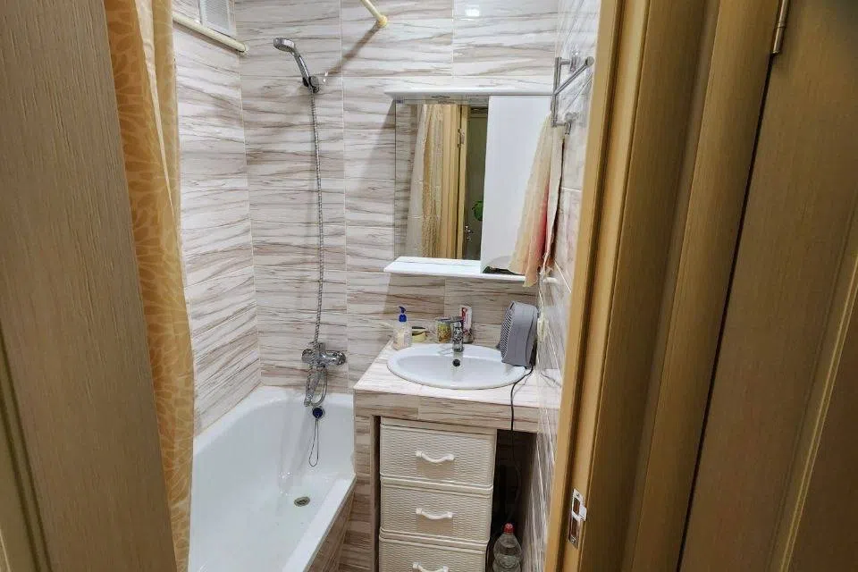 Сдаётся 4-комнатная квартира, 66 м²