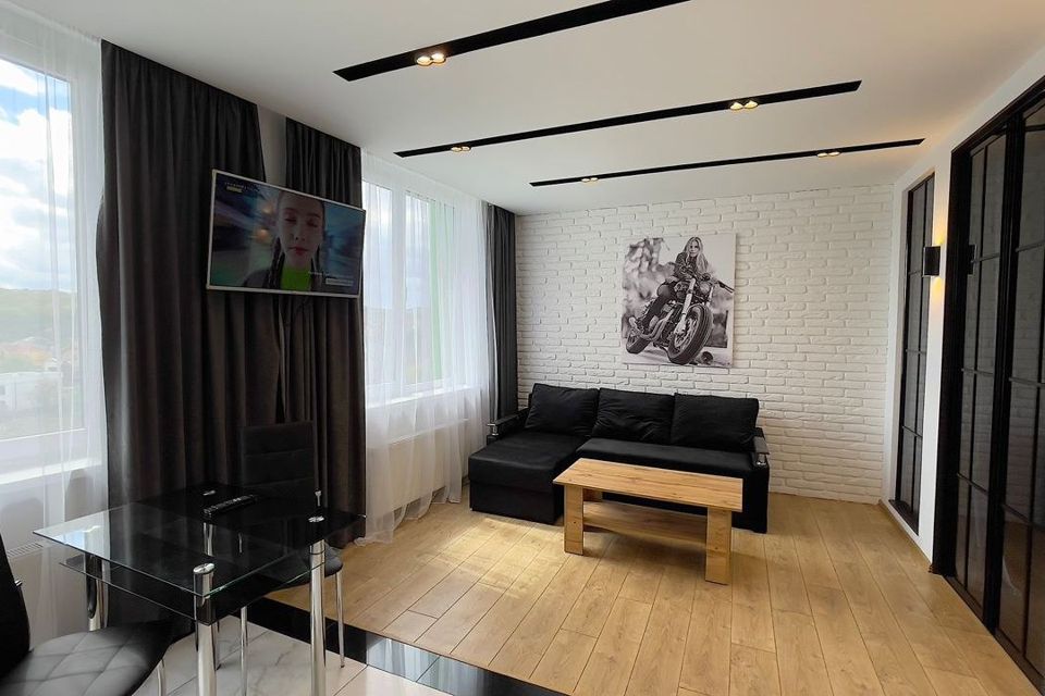 Сдаётся 2-комнатная квартира, 65 м²