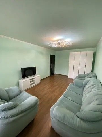 Сдаётся 2-комнатная квартира, 65 м²