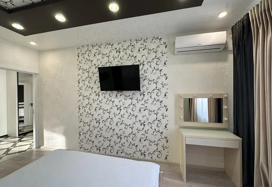 Сдаётся 2-комнатная квартира, 56 м²