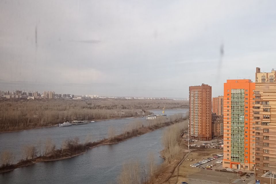 Сдаётся 3-комнатная квартира, 98 м²