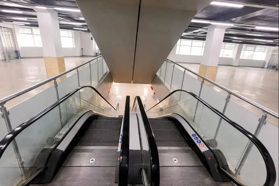 Сдаётся помещение своб. назначения, 950.1 м²