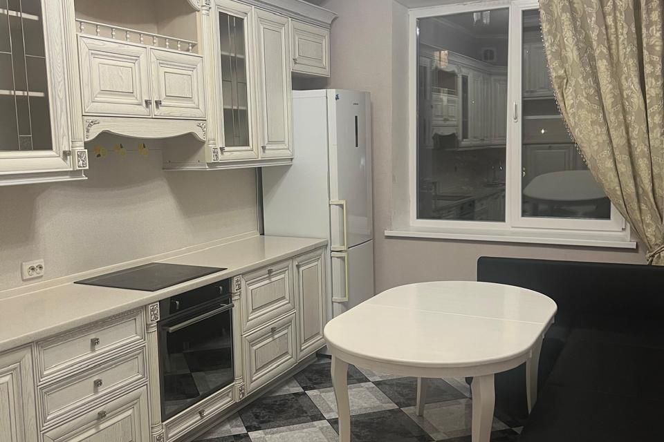 Сдаётся 2-комнатная квартира, 68 м²