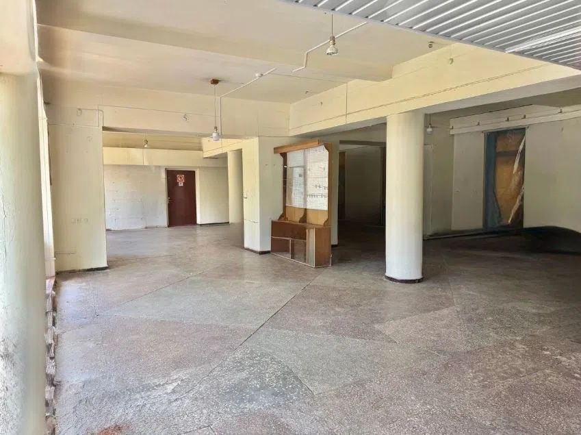 Сдаётся торговое помещение, 194 м²