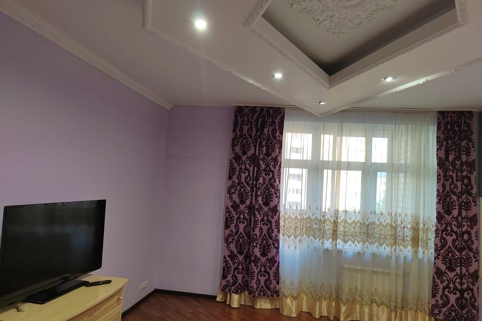 Сдаётся 2-комнатная квартира, 67.9 м²