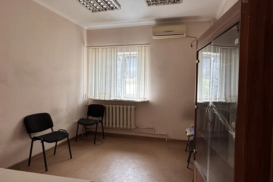 Сдаётся офис, 180 м²