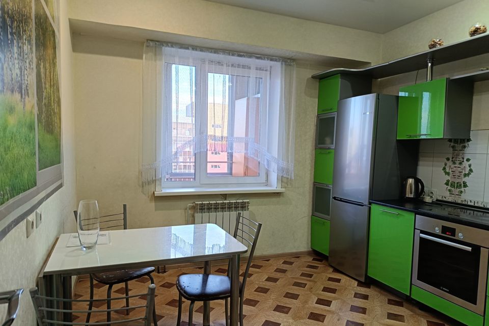 Сдаётся 2-комнатная квартира, 71 м²