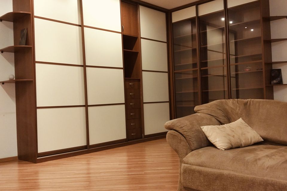 Сдаётся 2-комнатная квартира, 76 м²