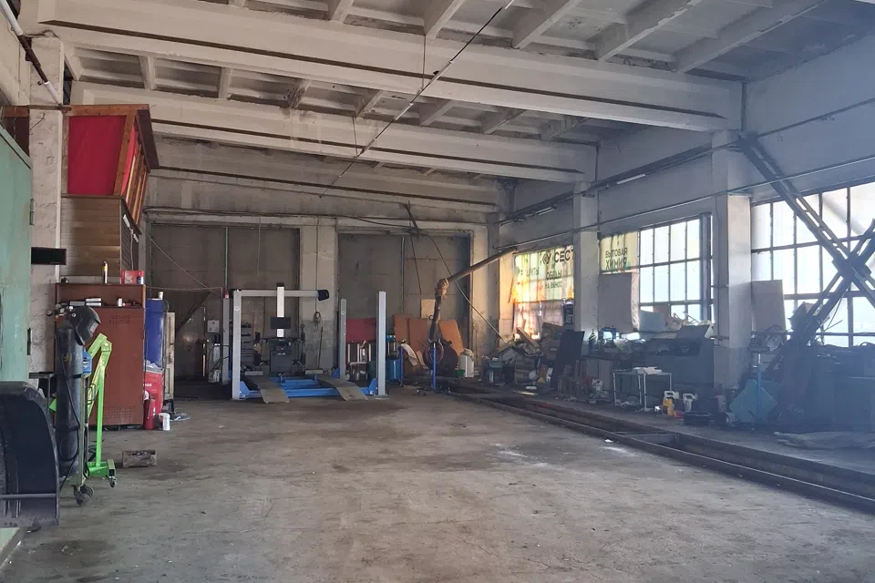Сдаётся производственное помещение, 300 м²