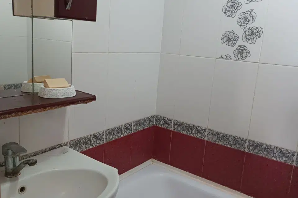 Сдаётся 2-комнатная квартира, 55 м²