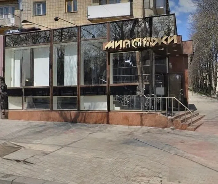 Сдаётся торговое помещение, 337 м²