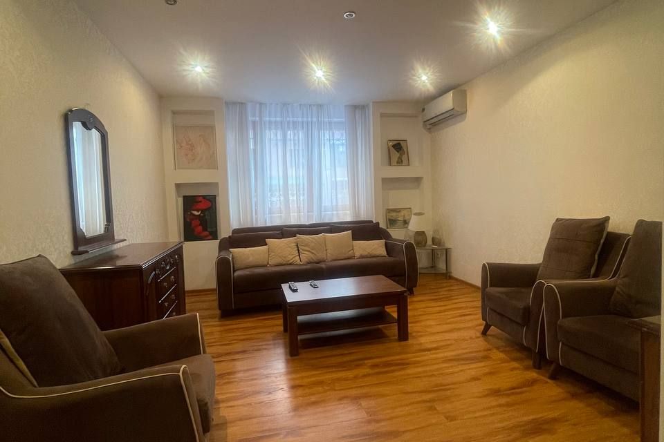 Сдаётся 3-комнатная квартира, 102.76 м²