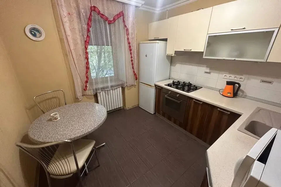 Сдаётся 2-комнатная квартира, 50 м²