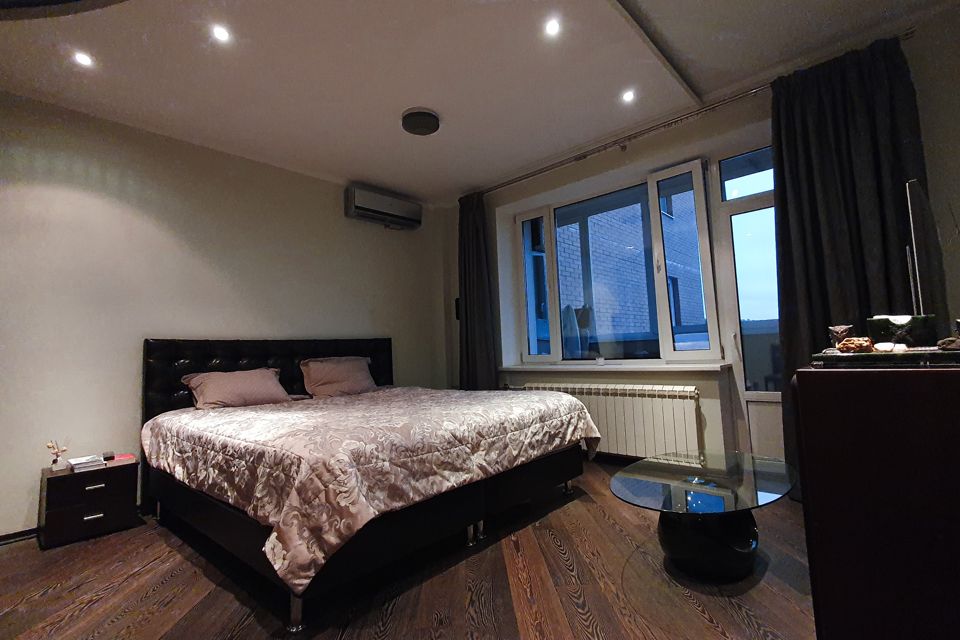 Сдаётся 2-комнатная квартира, 82 м²