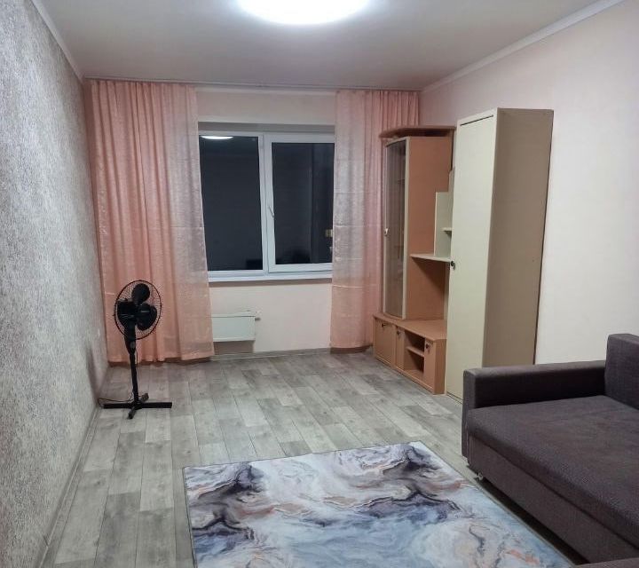 Сдаётся 1-комнатная квартира, 42 м²