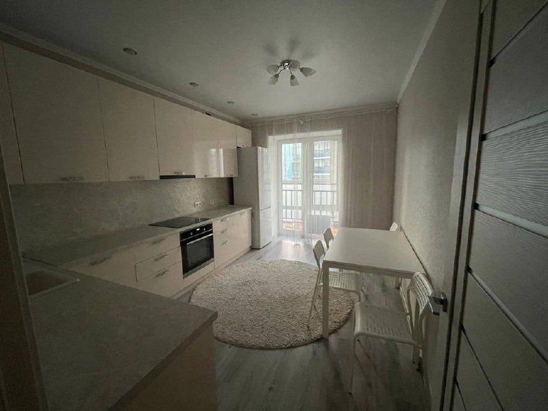 Сдаётся 2-комнатная квартира, 94 м²