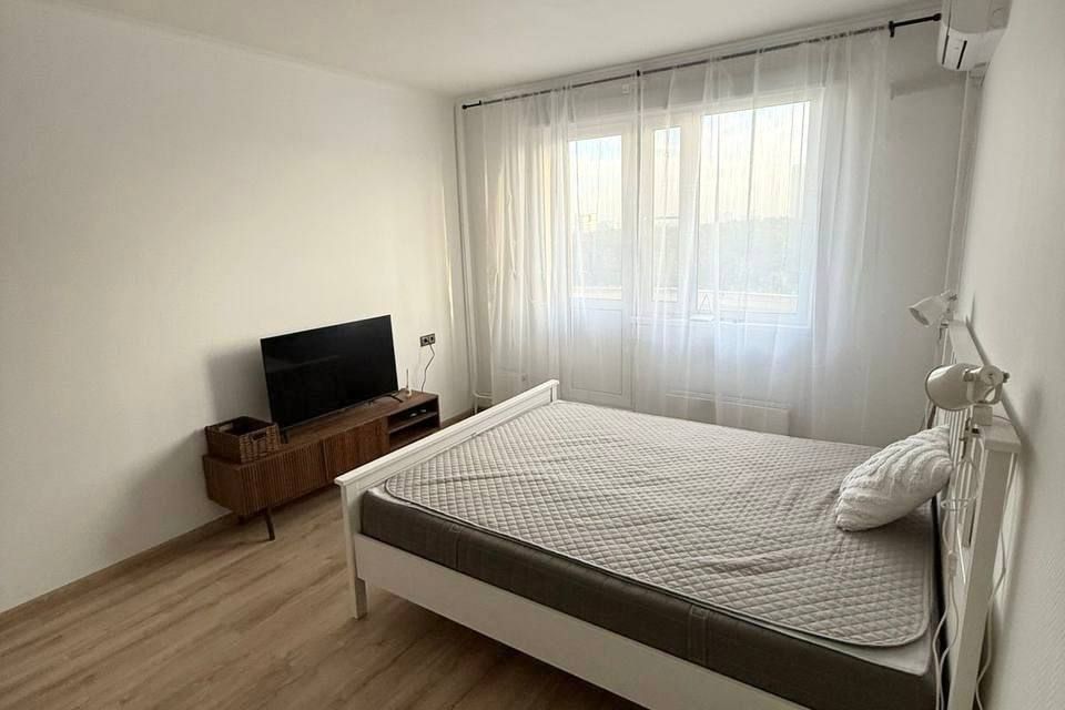 Сдаётся 1-комнатная квартира, 38 м²