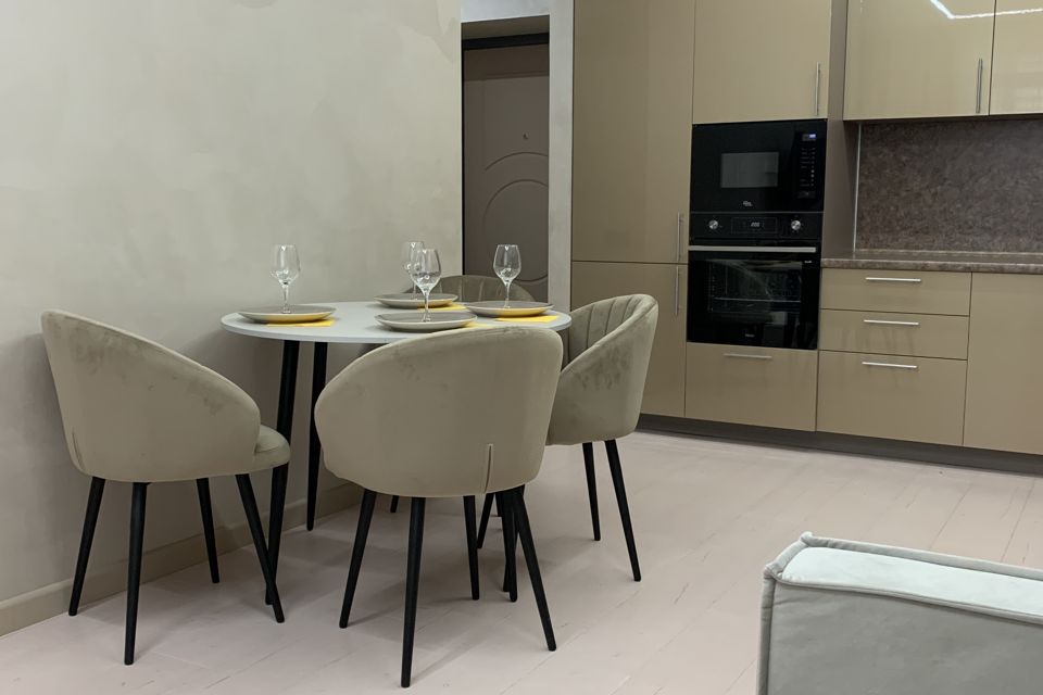 Сдаётся 2-комнатная квартира, 62.3 м²