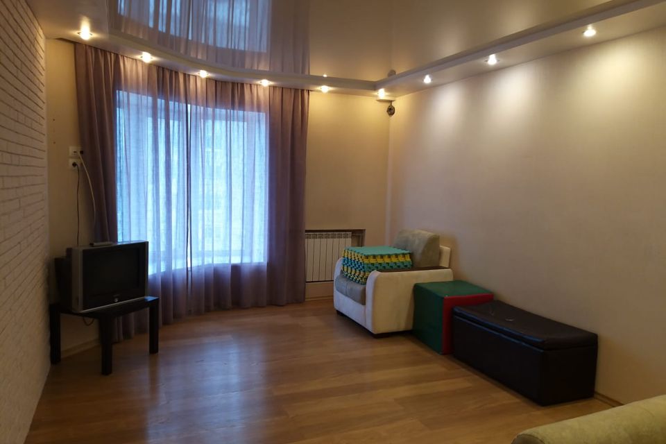 Сдаётся 2-комнатная квартира, 65 м²