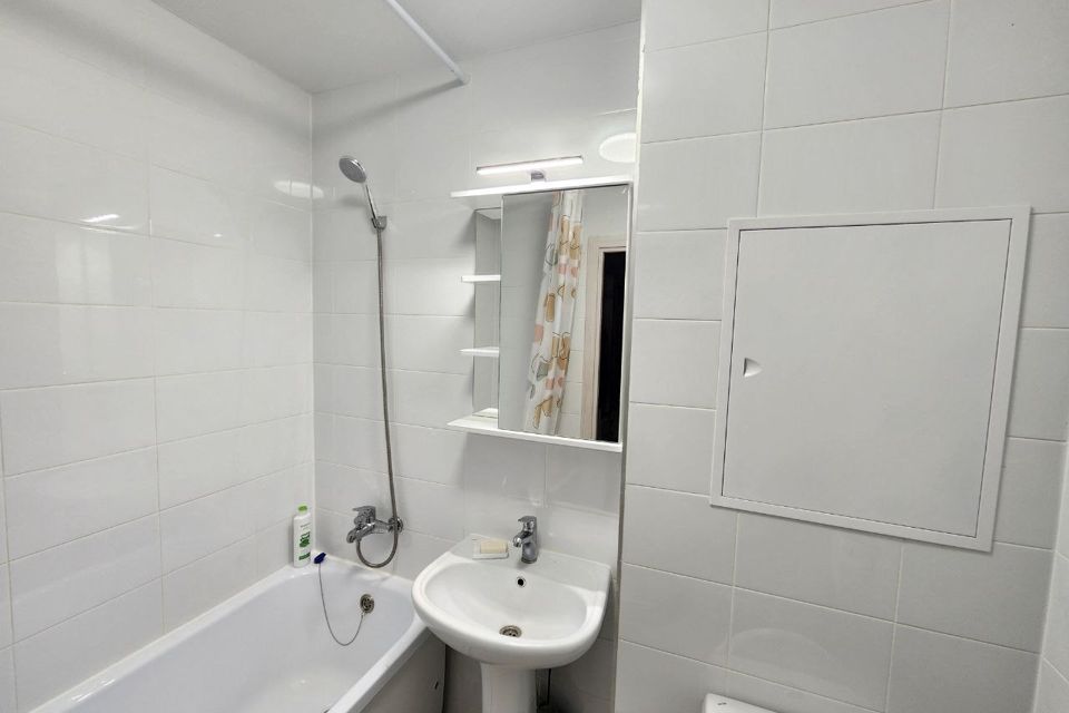 Сдаётся 2-комнатная квартира, 73 м²