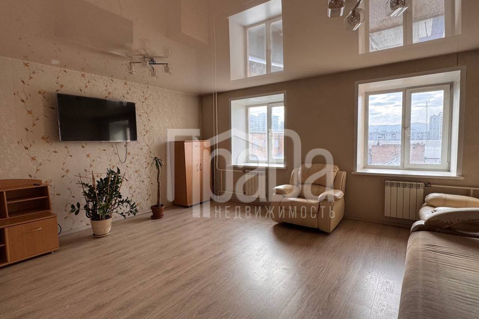 Сдаётся 4-комнатная квартира, 110 м²
