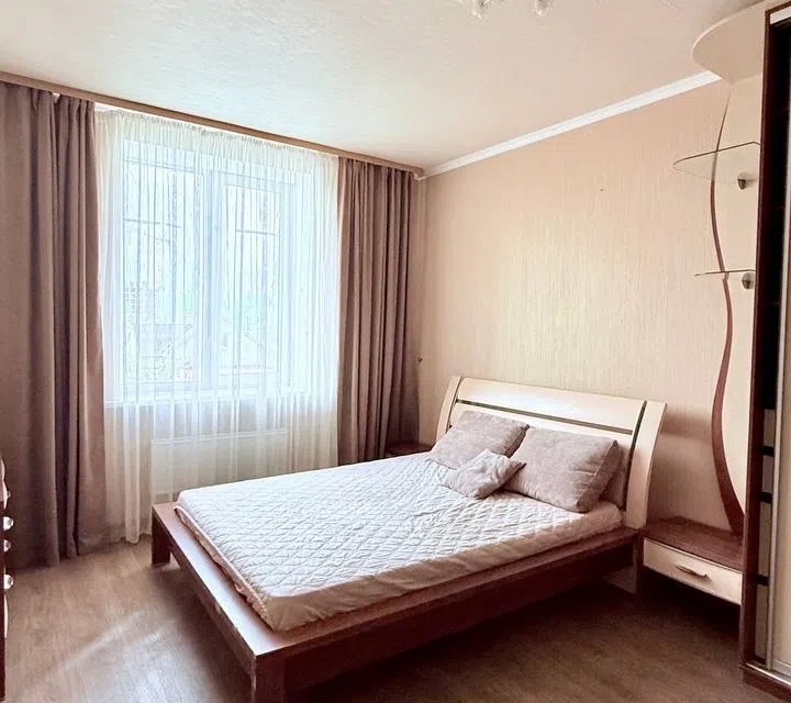 Сдаётся 4-комнатная квартира, 160 м²