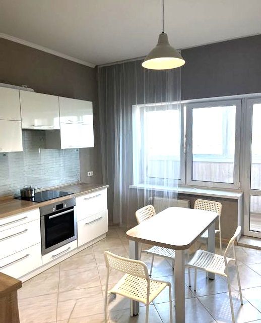 Сдаётся 2-комнатная квартира, 75.5 м²