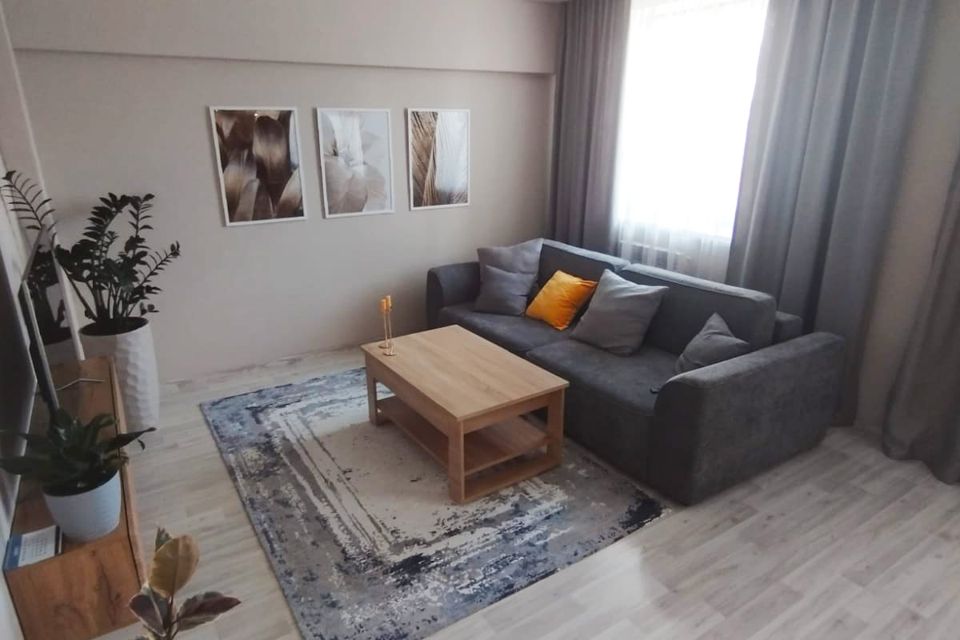 Сдаётся 2-комнатная квартира, 56 м²
